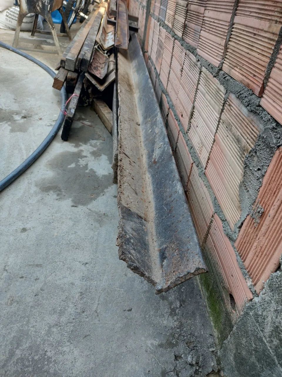 Vendo material de construção.