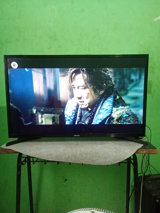 Smart tv Samsung 32 polegadas com internet usada em bom estado de conservação