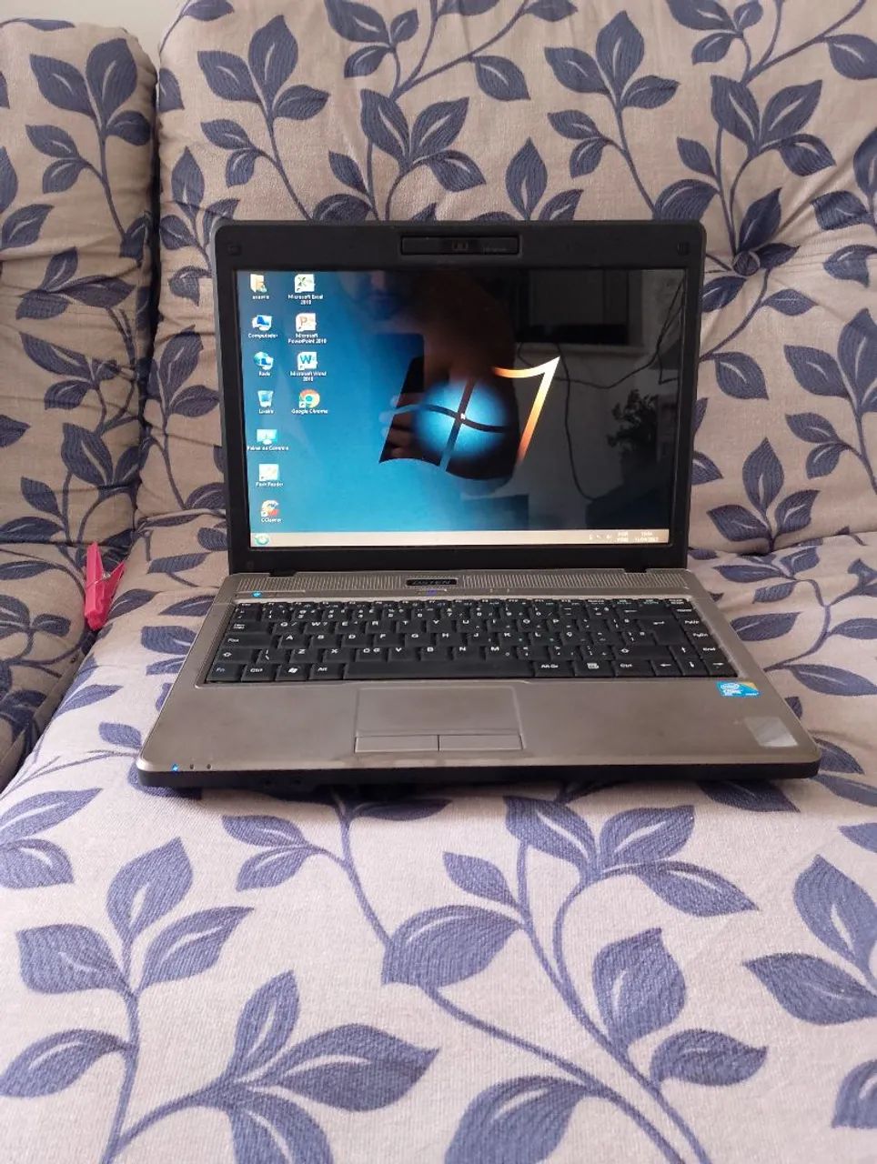 Oportunidade notebook 4 gigas core 2 duo pacote office bateria boa  - Foto 2