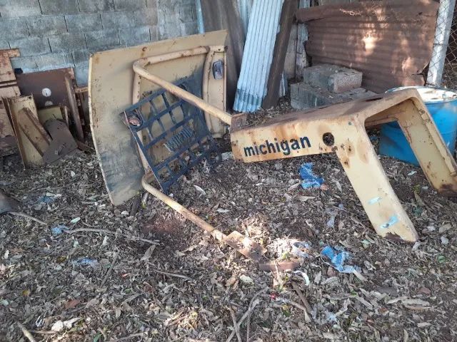 Pá carregadeira Michigan 35R incompleta - Foto 6