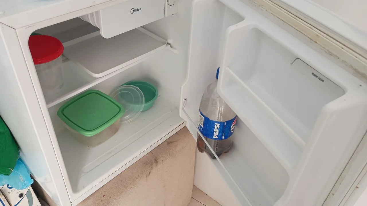 Mini Geladeira Midea
