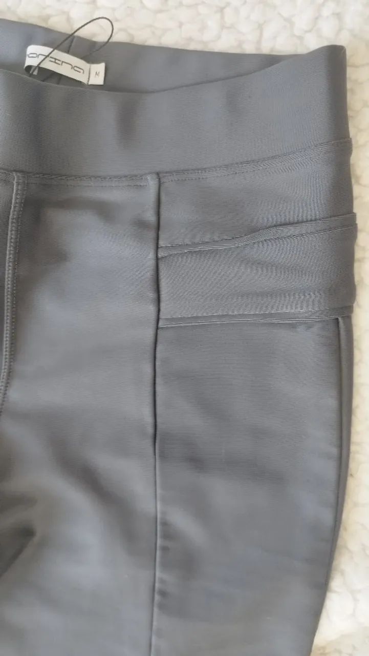 Calça Flare Prada cinza chumbo  - Foto 4