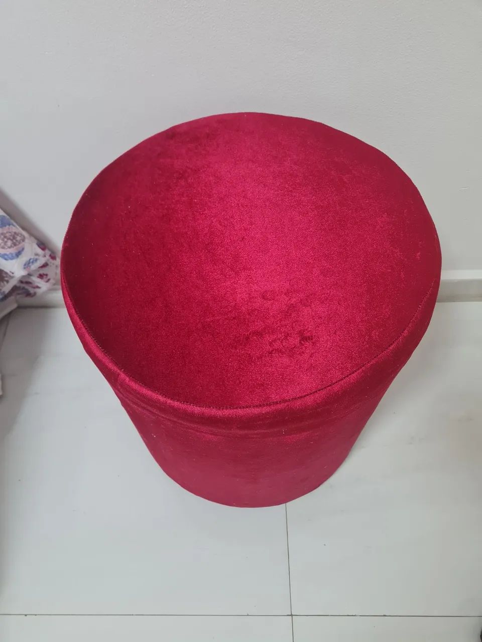 Puff  redondo vermelho