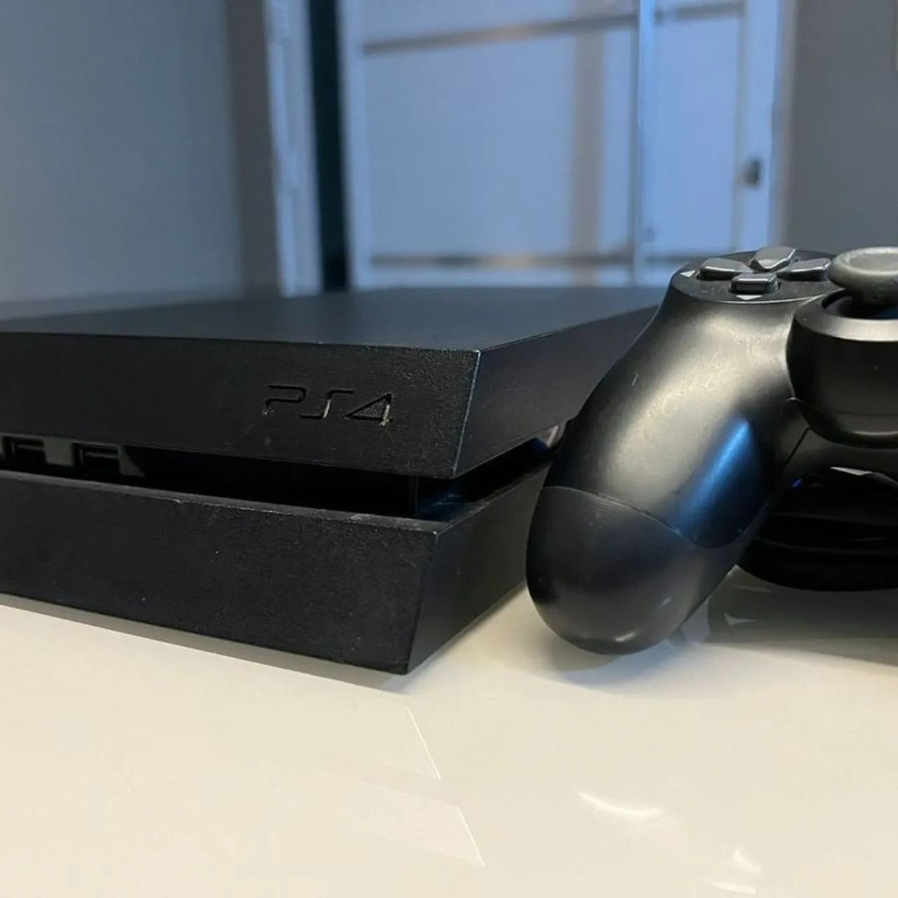 Ps4 perfeito estado ,sem defeitos ,gta 5 de brinde 