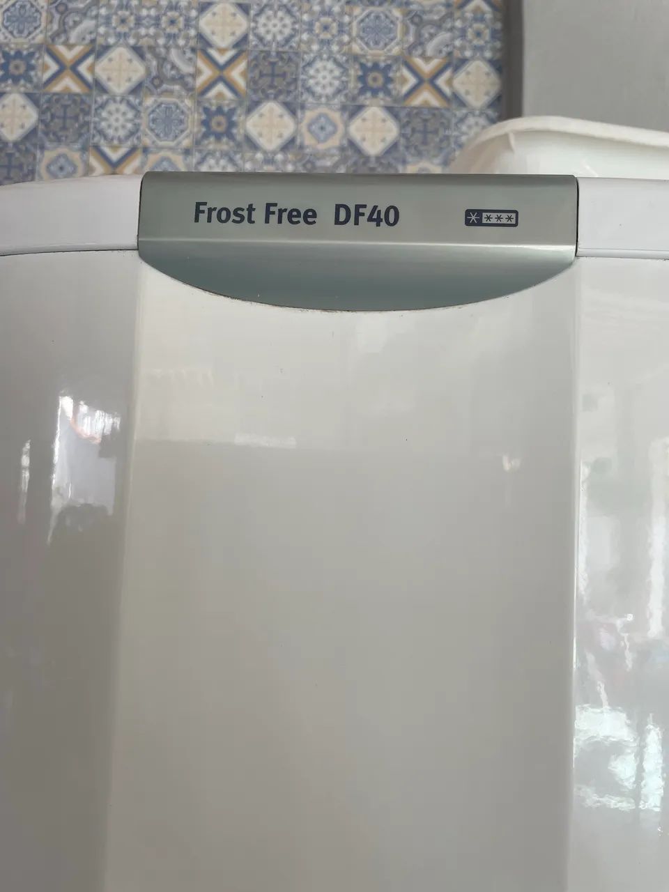 Vendo geladeira frost free 348 litros