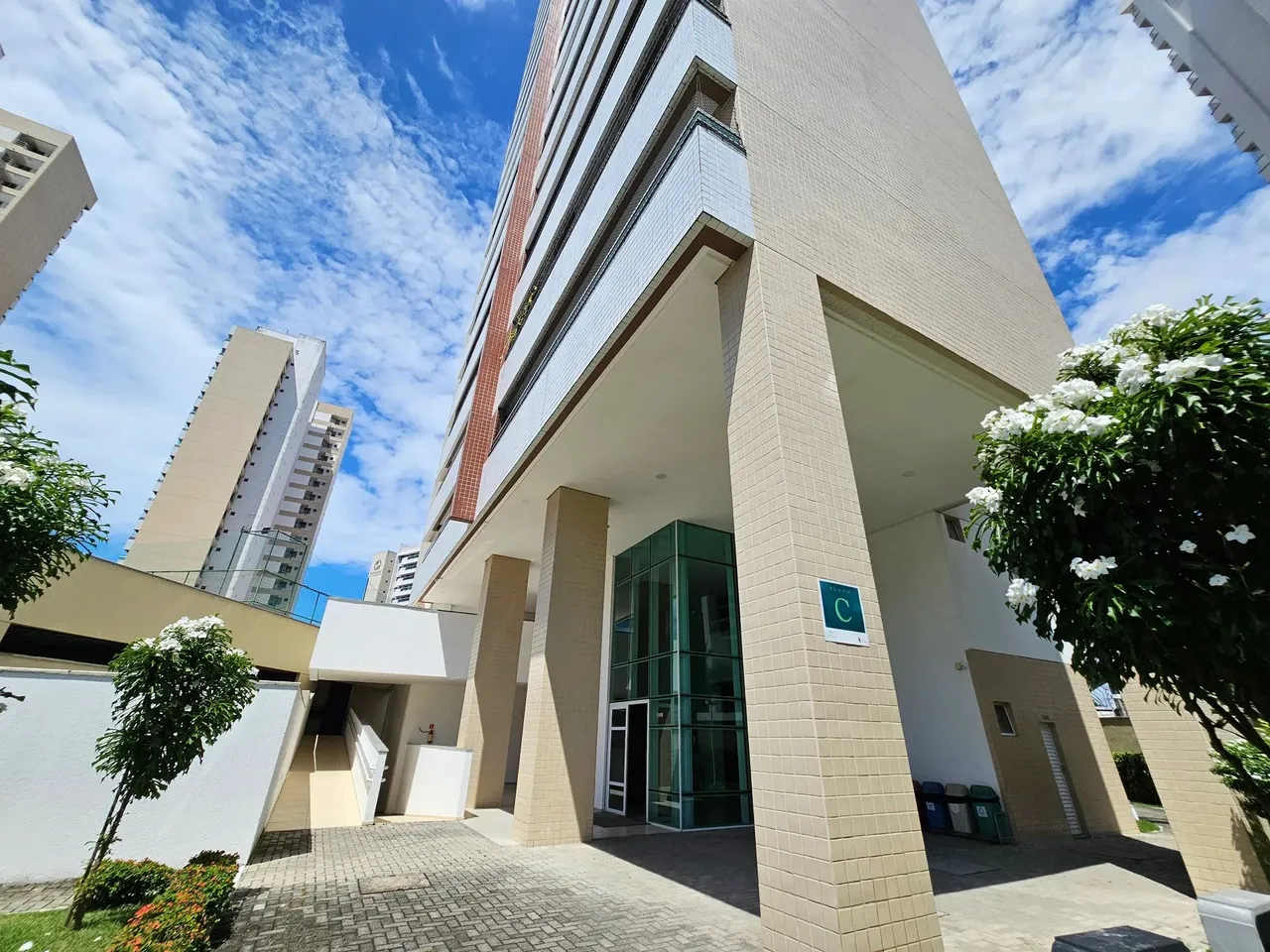 Apartamento para aluguel possui 70 metros quadrados com 3 quartos em Parque Iracema - Las
