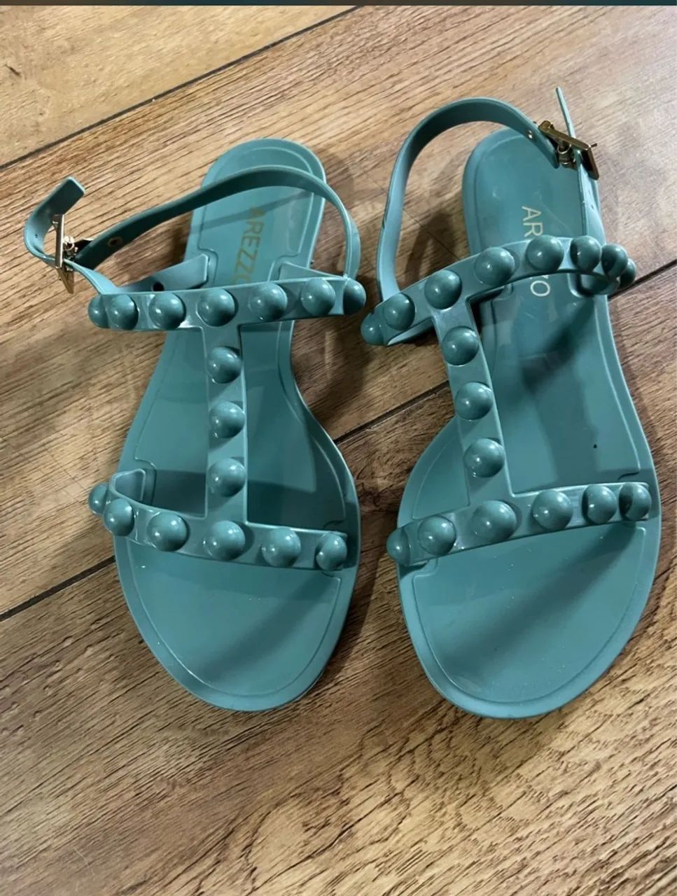 Sandália Feminina com Detalhes - Conforto e Estilo!