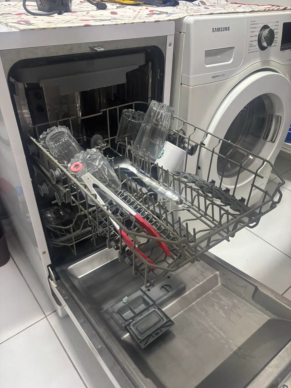 Hotpoint Aquarius Dishwasher Sdd910 Hotpoint Dishwasher Lava