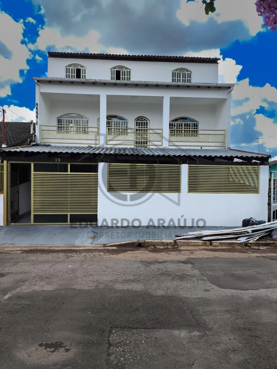Vende se casa na Qnm 38