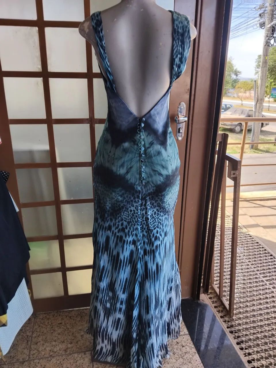 Vestido Longo Estampado de onça azul com Fenda - Foto 3