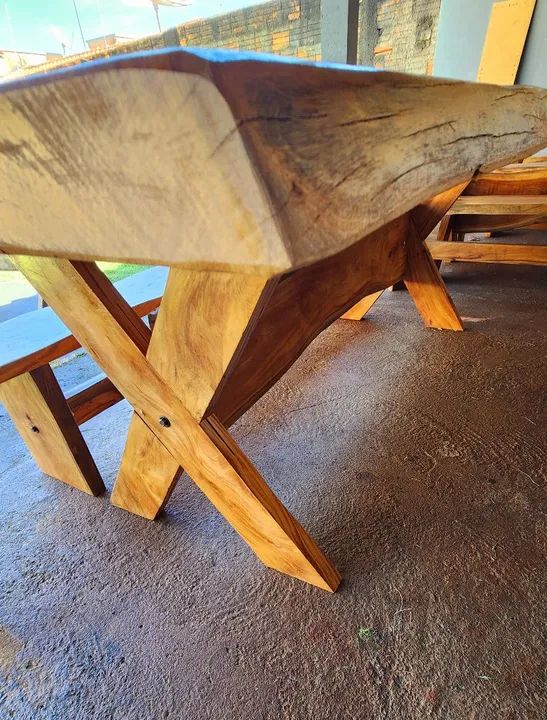 Mesa em madeira maciça de sucupira 2.5mts - Foto 2