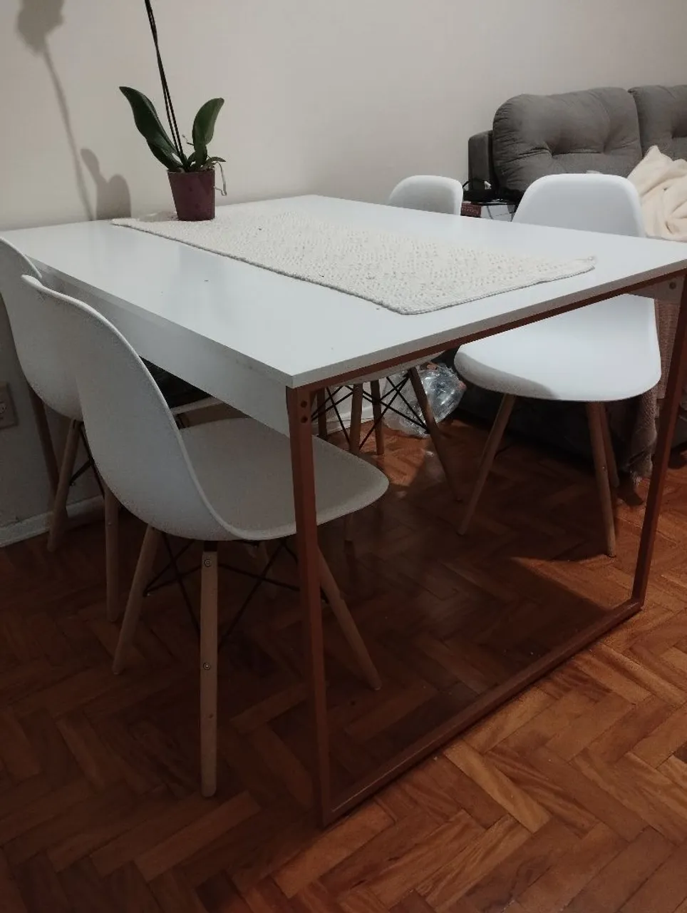 Mesa de jantar industrial com 4 cadeiras