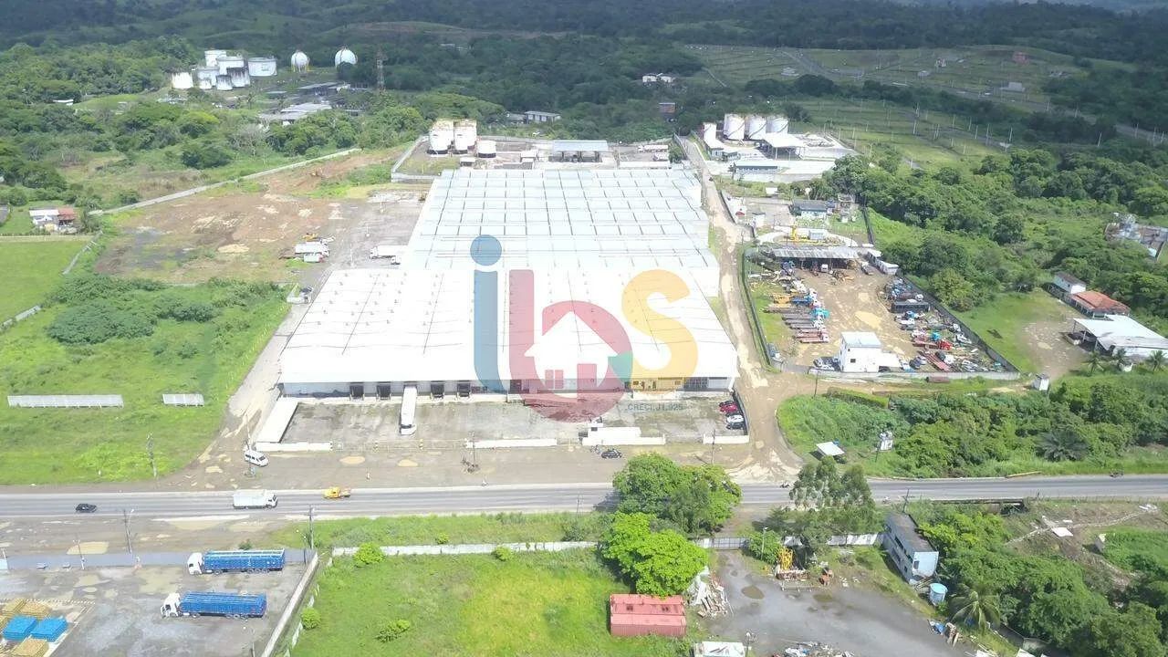 Alugo galpão com 2.210m²
