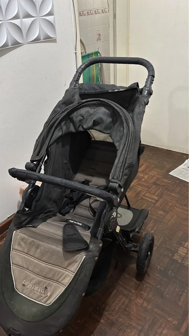 Carrinho de bebê até 3 anos de idade