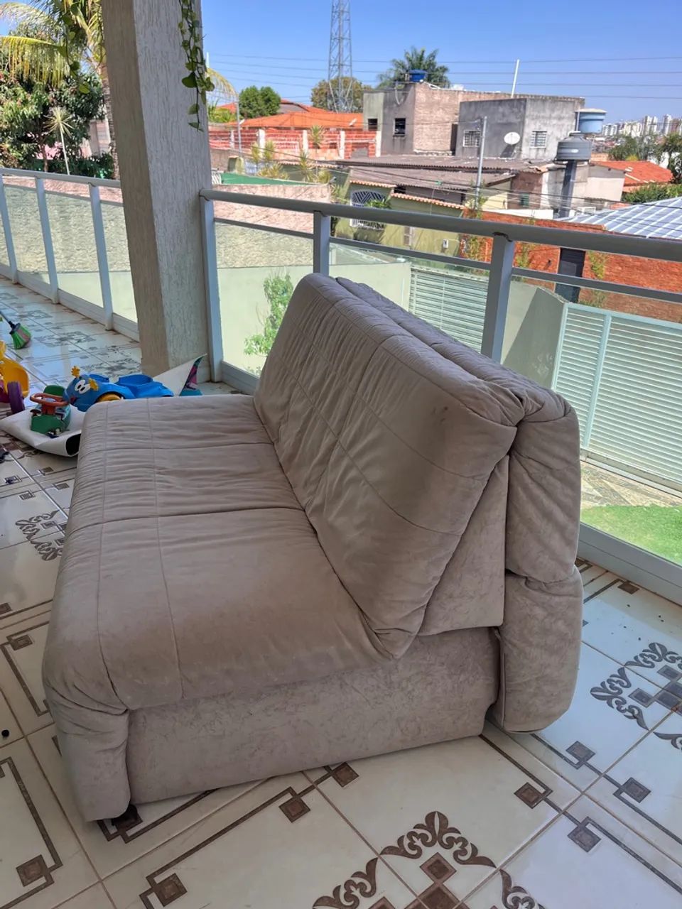 Comfortable and Modern Sofa Bed65138001379842123