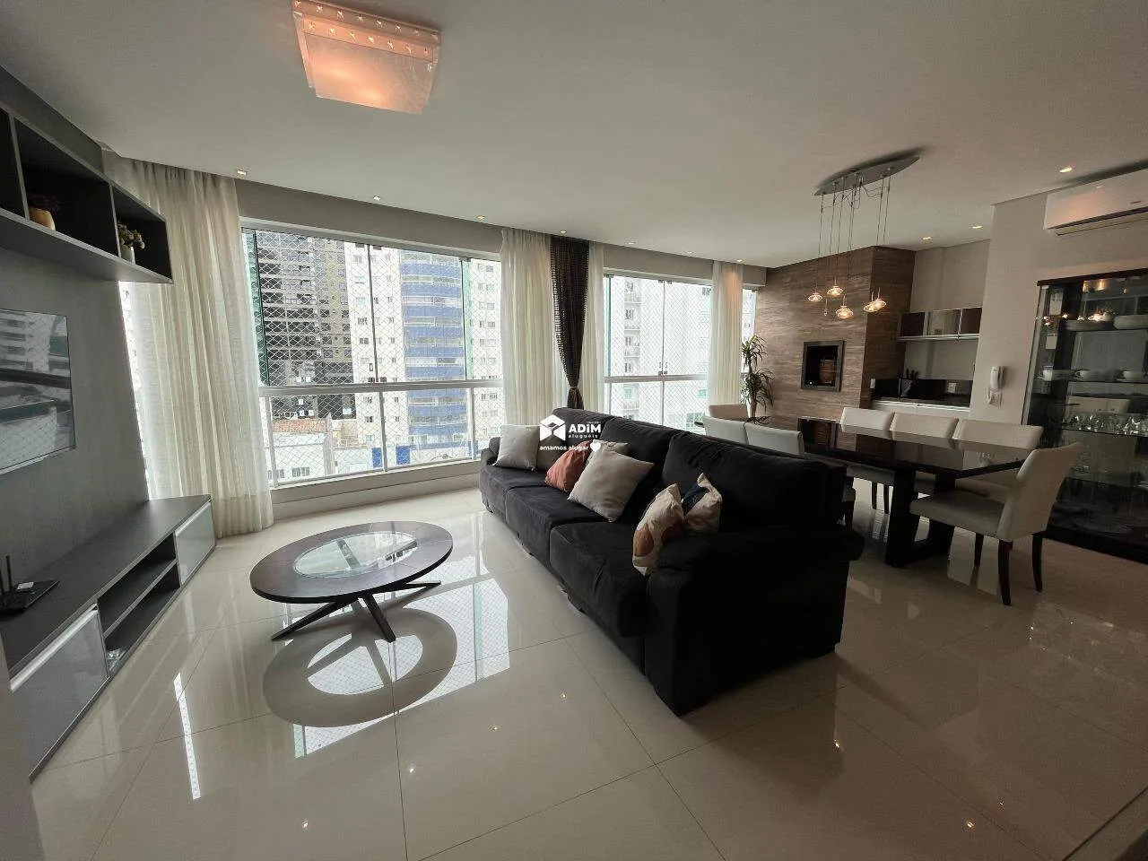 Aluguel anual: Apartamento de 3 suítes no Barra Norte em Balneário Camboriú