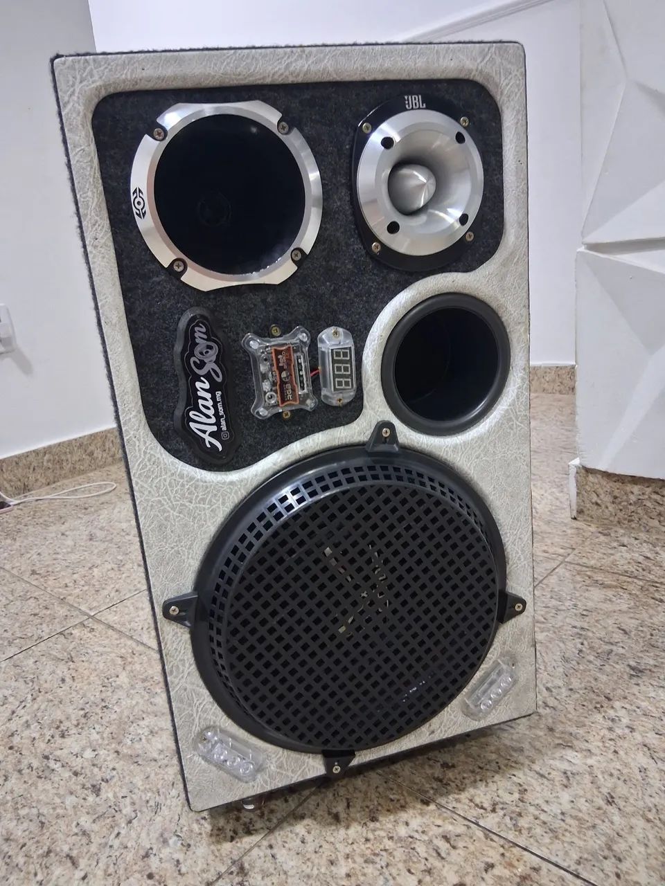 Caixa trio troco por JBL 320/520