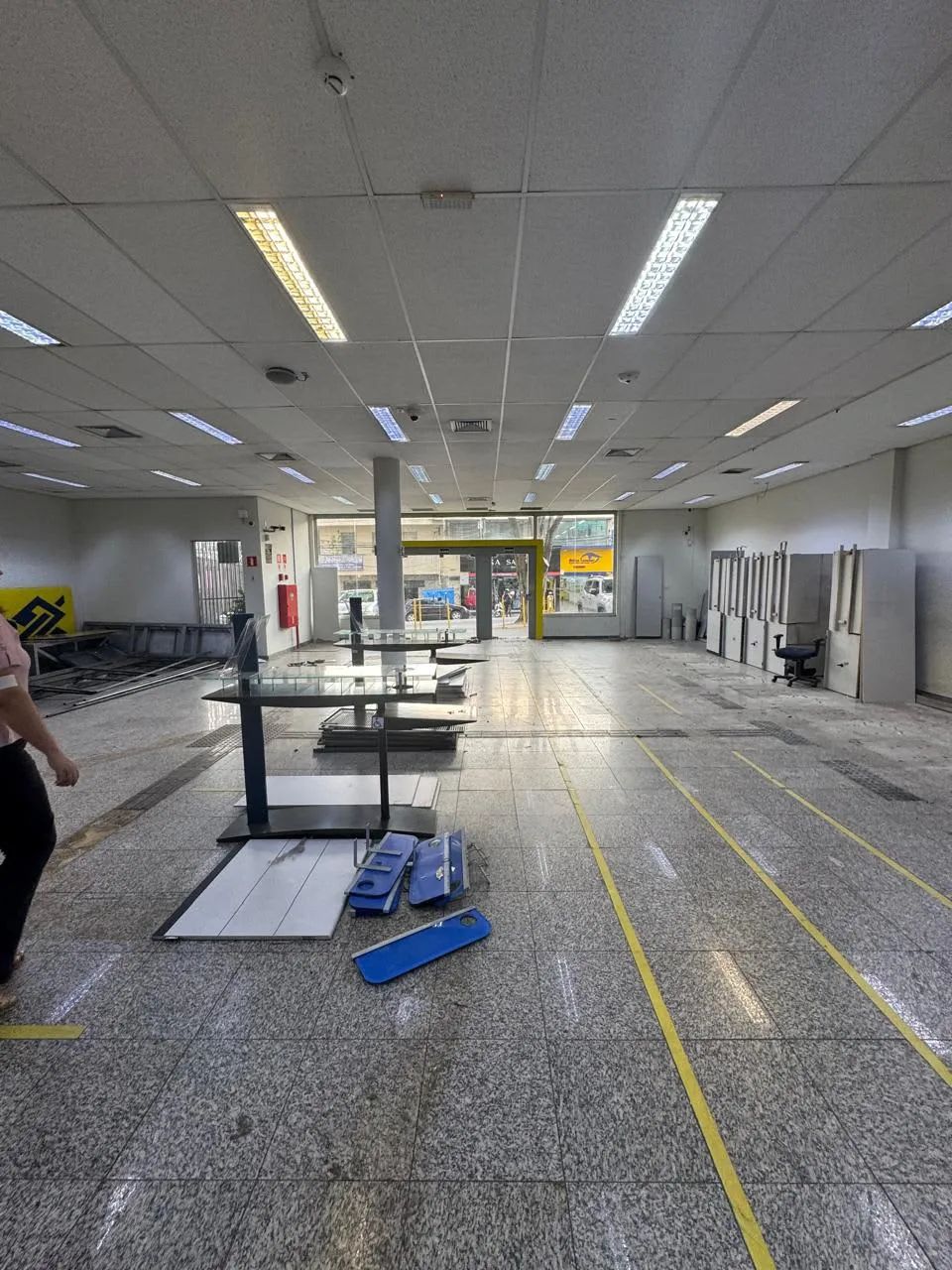 Prédio comercial na Rua Américo Salvador Novelli, 368  1000 m² - Foto 3
