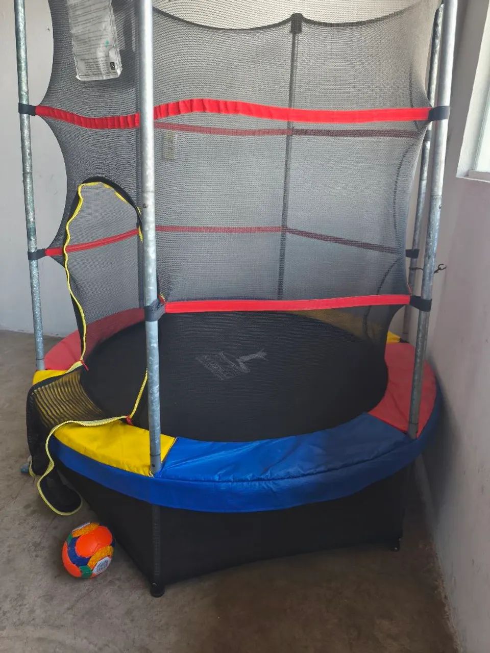 Brinquedo pula pula