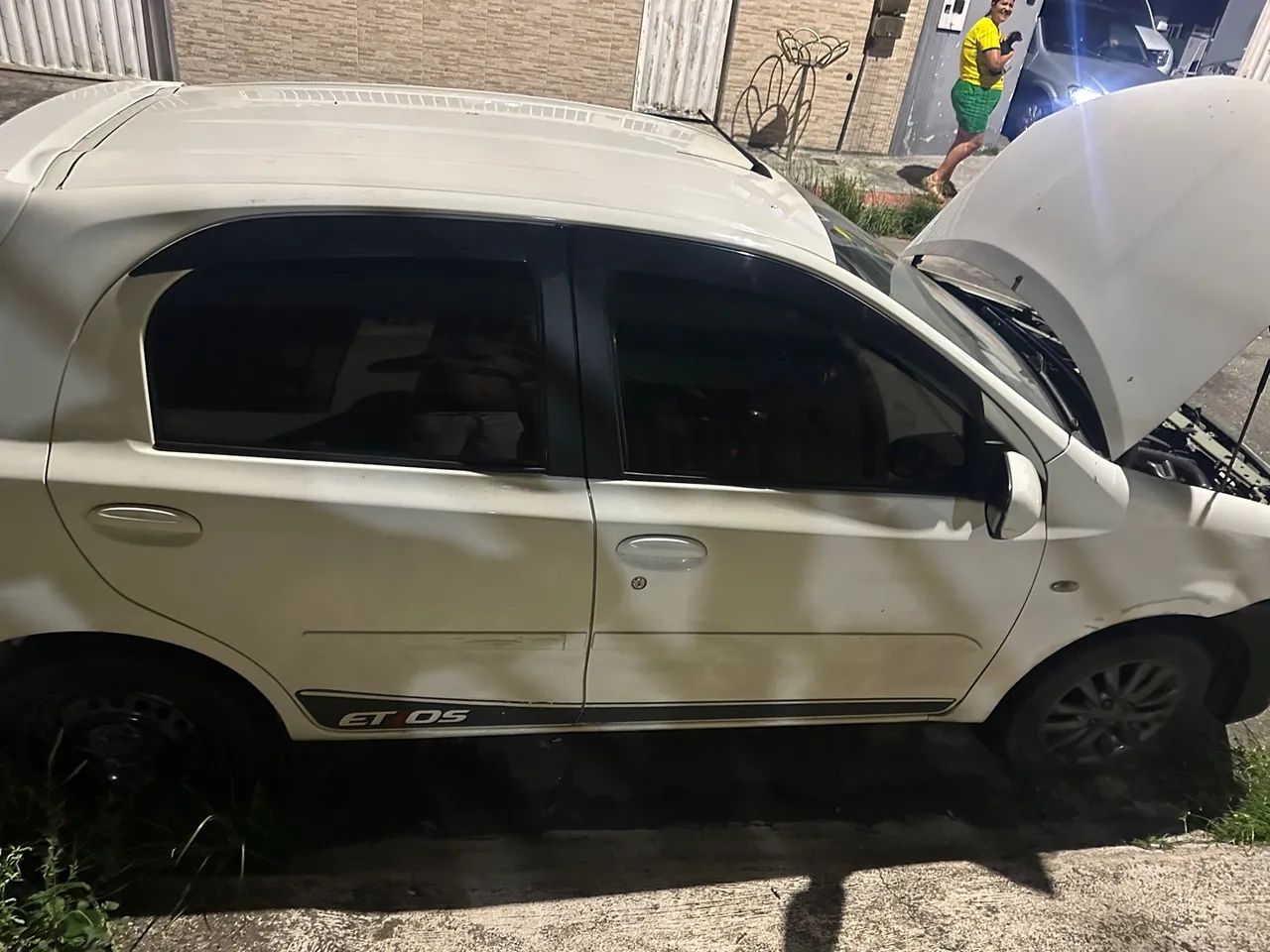 Toyota Etios XLS 1.5 16V FLEX 2013