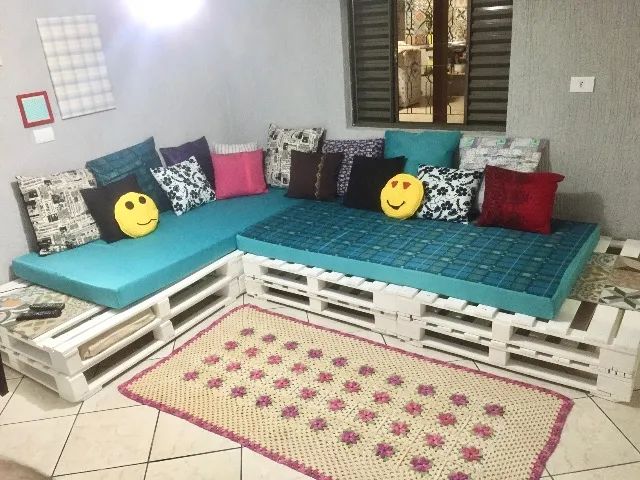 SOFÁ-CAMA DE PALLET COMPLETO | 8 PALLETS | COLCHÕES | ALMOFADAS
