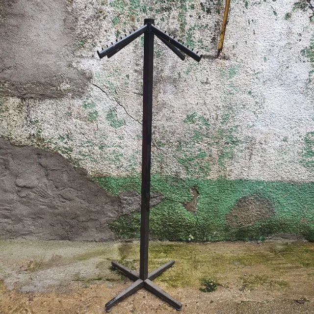Arara Expositor 4 Braços Para Loja de Roupa