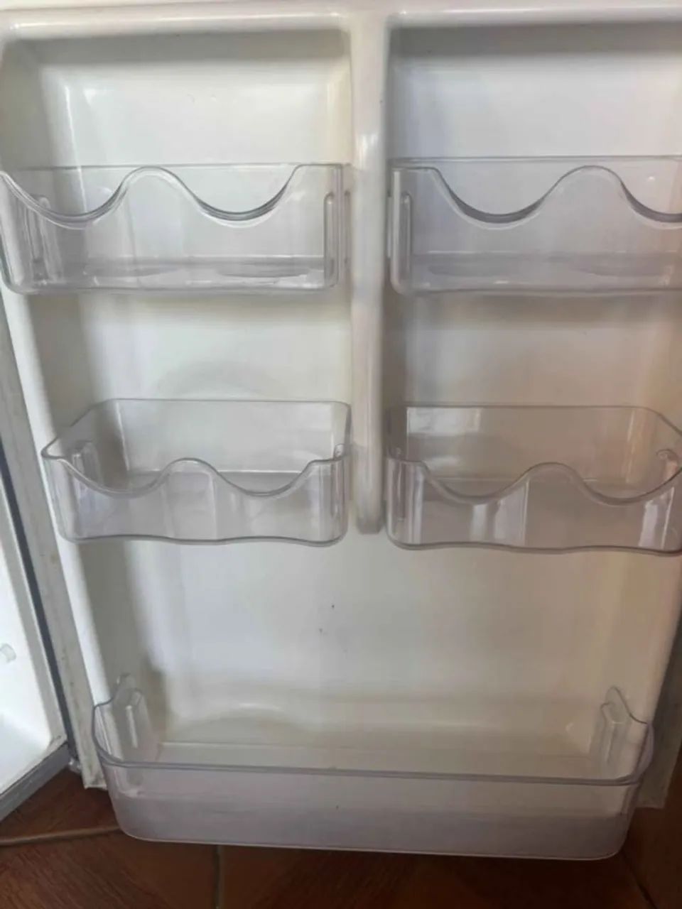 Frigobar 79 Litros - Electrolux - Usado - Foto 4
