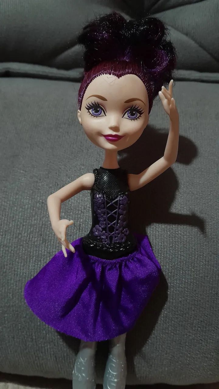 Raven Queen, Ever After High