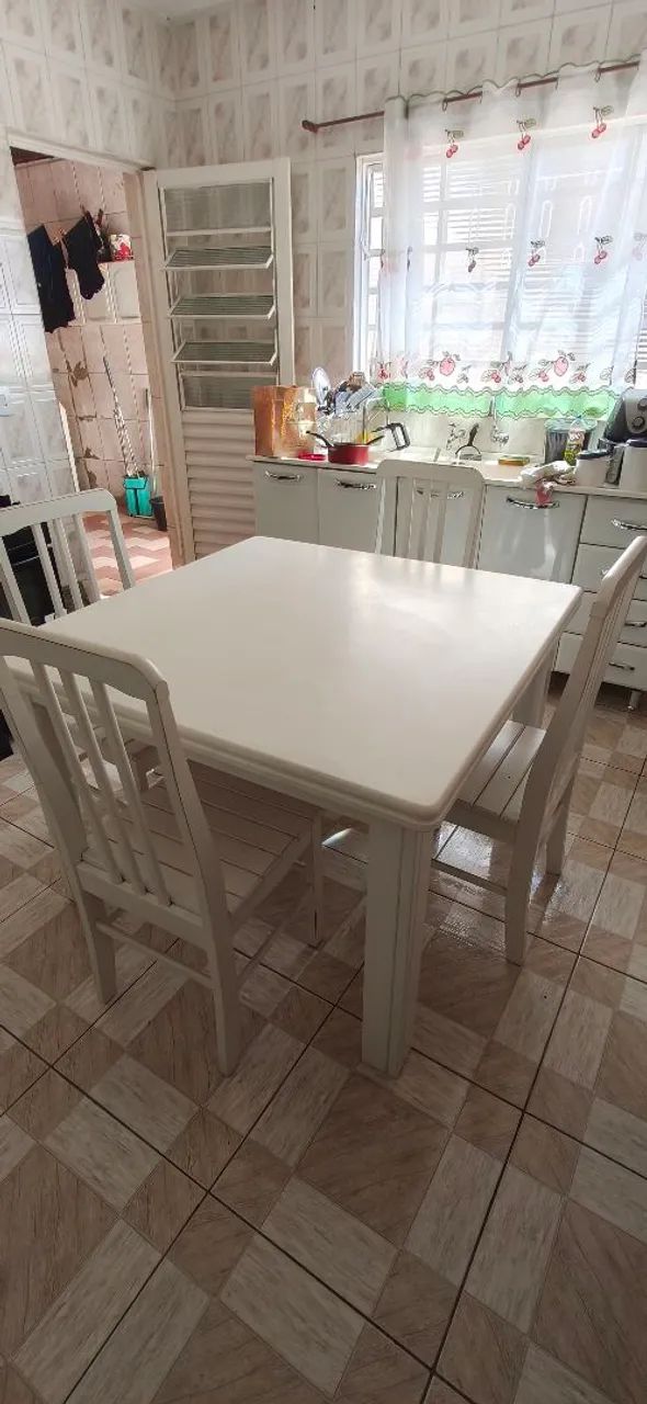 Mesa branca 4 cadeira