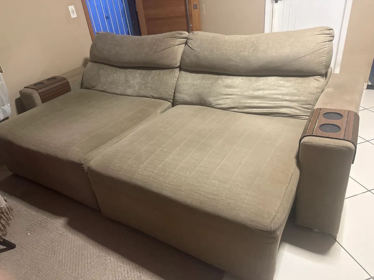 Vende-se sofá em bom estado de uso 