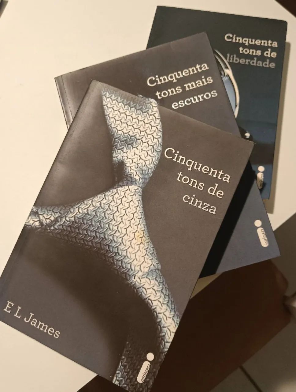 3 Livros da Saga 50 tons de Cinza