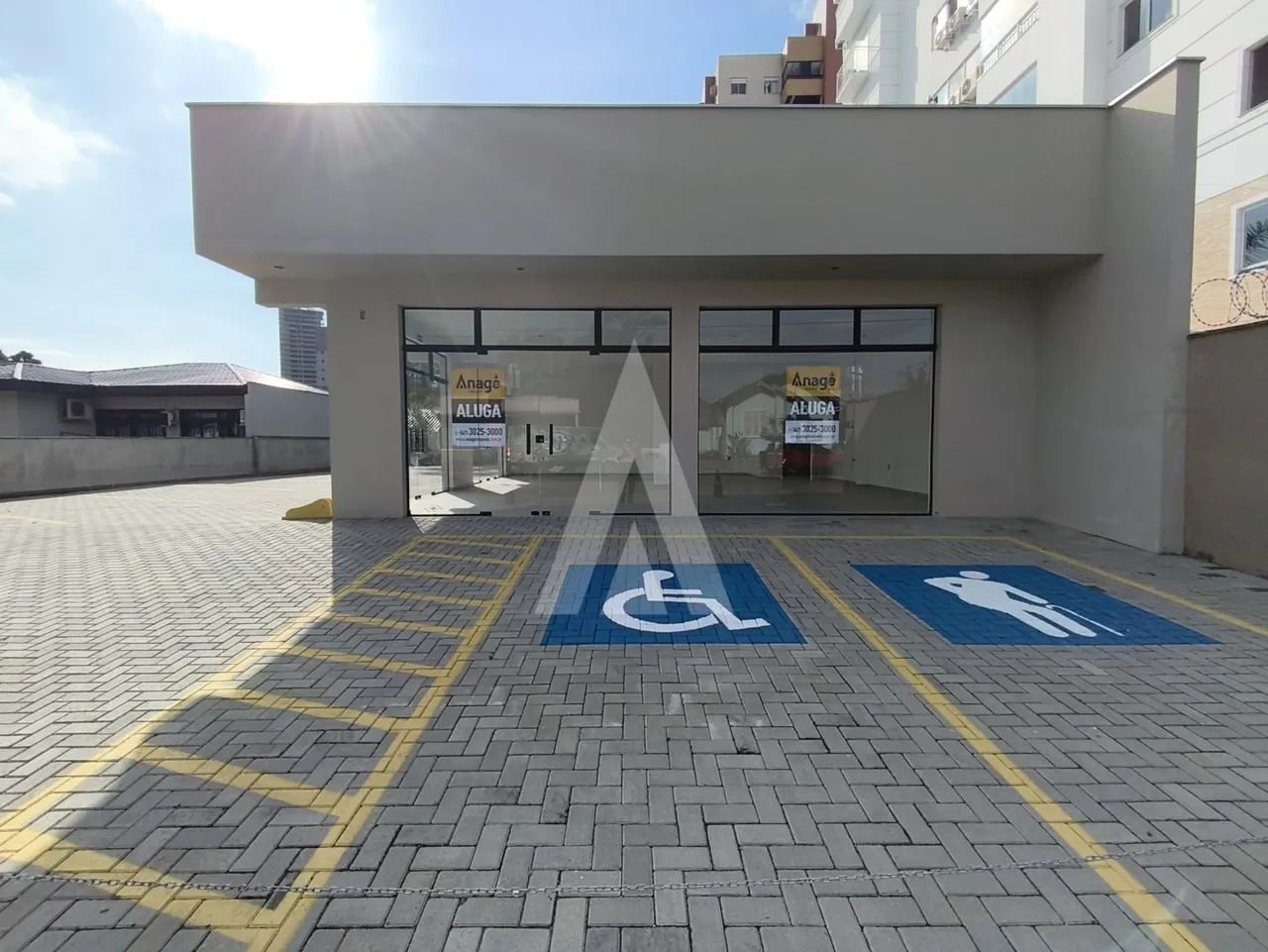 LOJA 91,60M², ANITA GARIBALDI