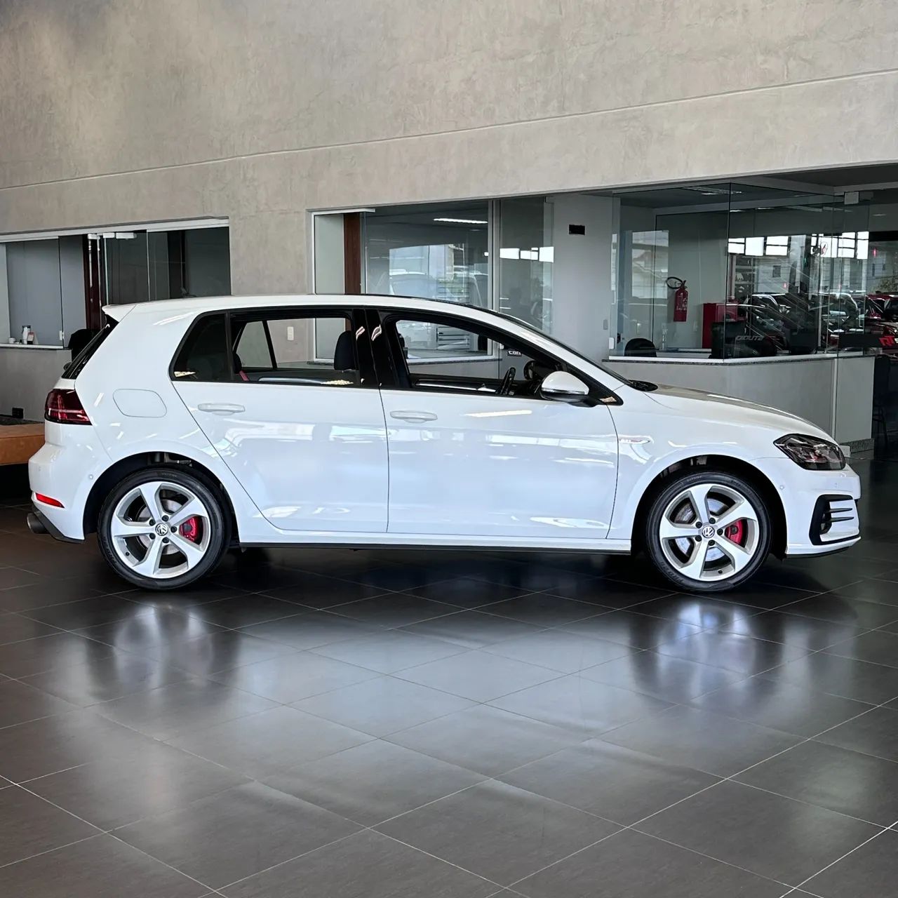 Volkswagen Golf GTI 350 TSI 2.0 230cv 16V Aut. 2019 - Foto 3