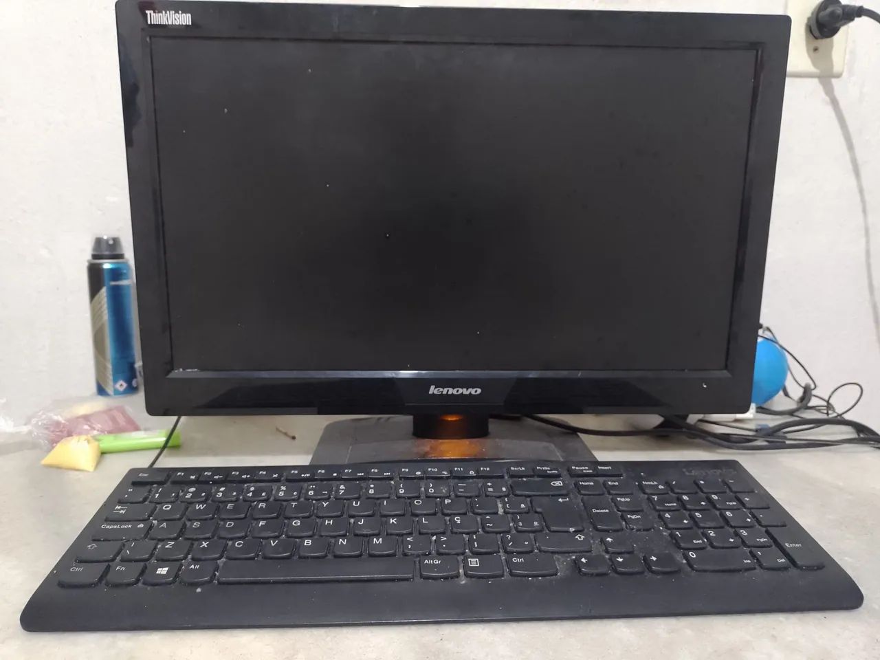 Monitor Lenovo LCD de 19.5 polegadas  