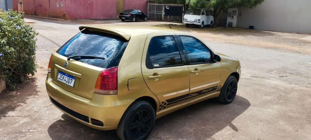 Fiat Palio HLX 1.8 MPI Flex 8V 4P 2004