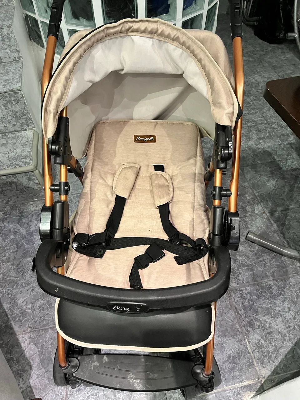 Carrinho de bebê com bebê conforto  - Foto 2