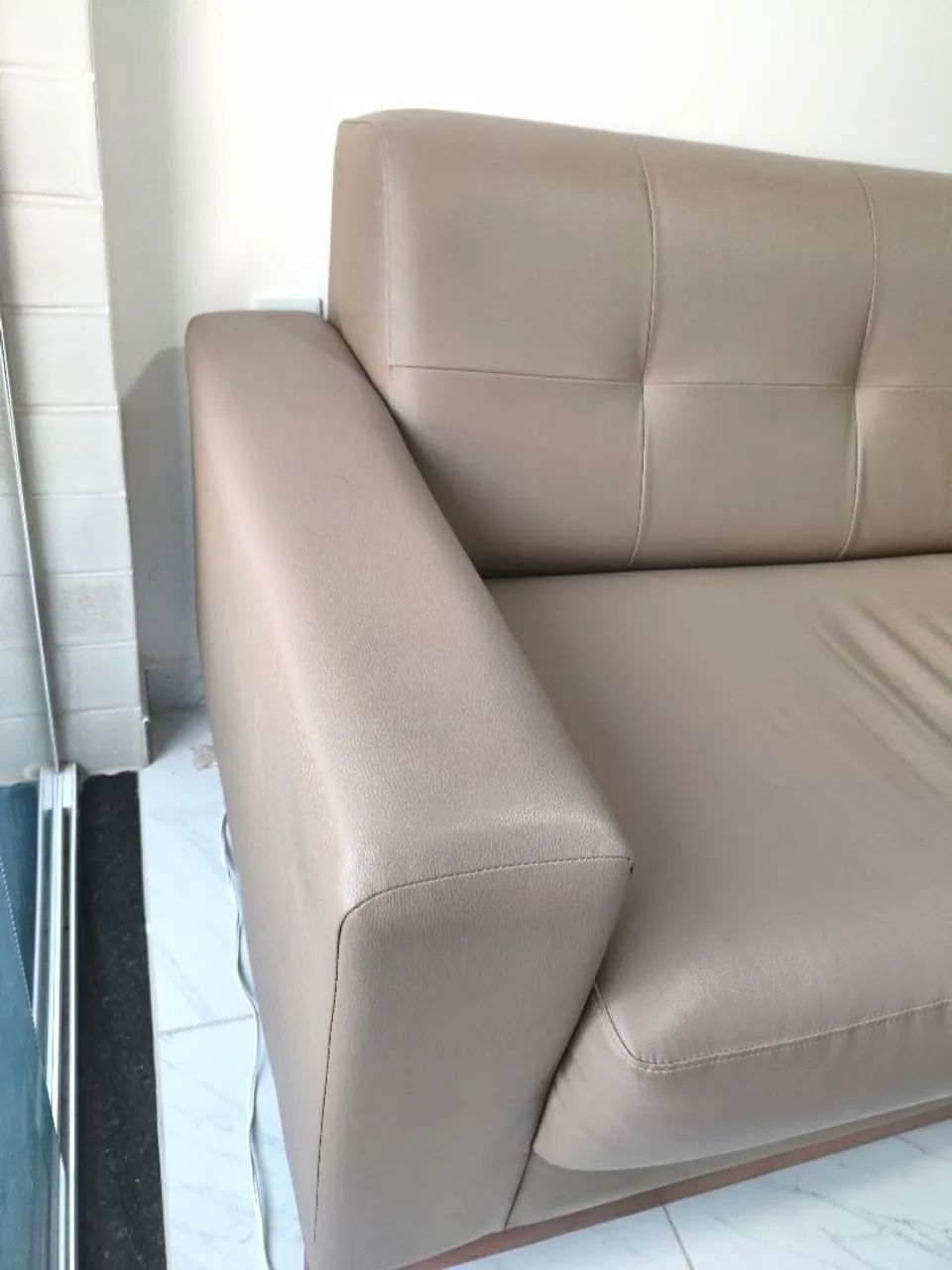 Sofá 3 lugares em courino (restauração) - Foto 3