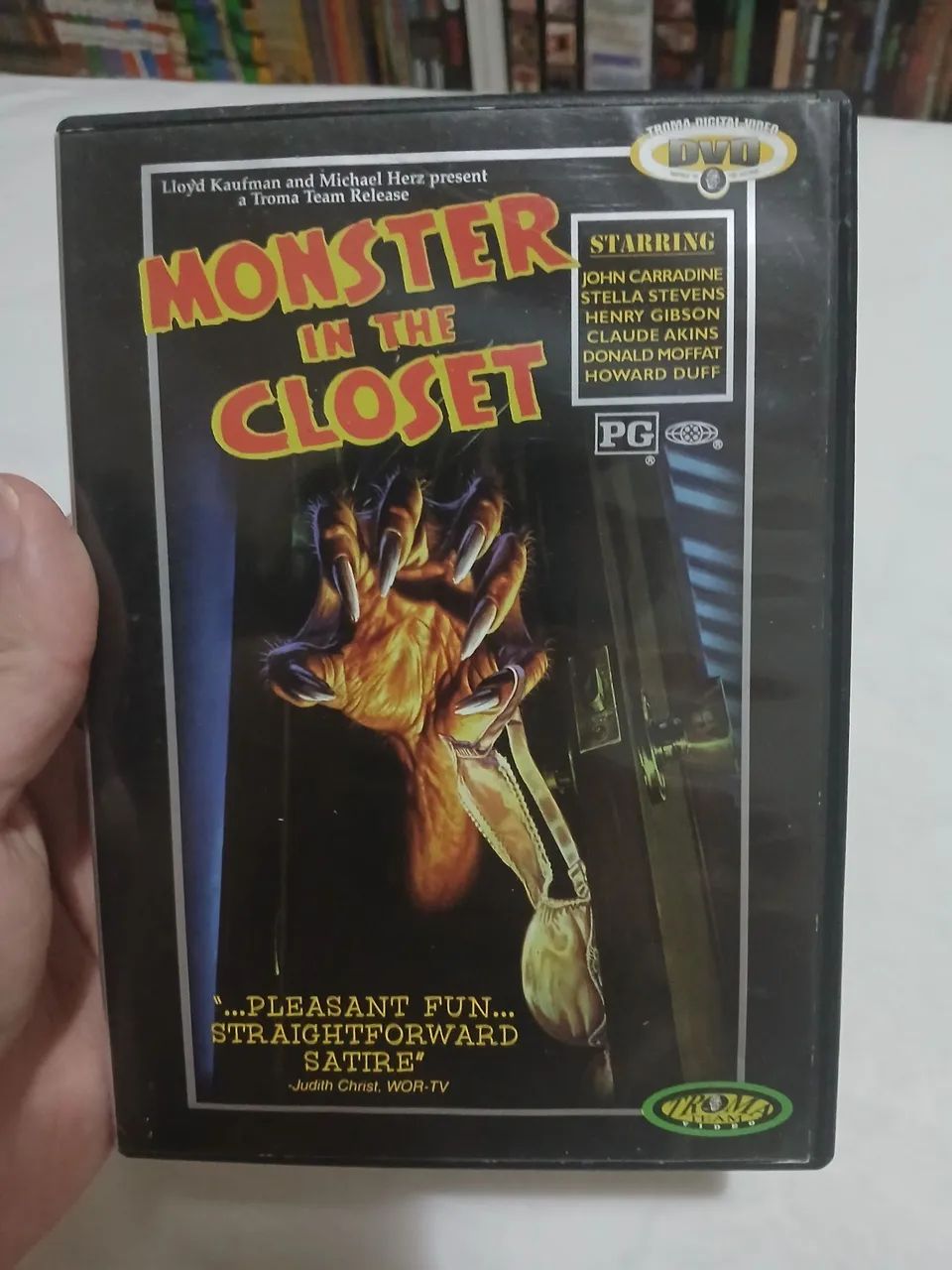 Dvd monstro do armario original importado nunca lançado em dvd