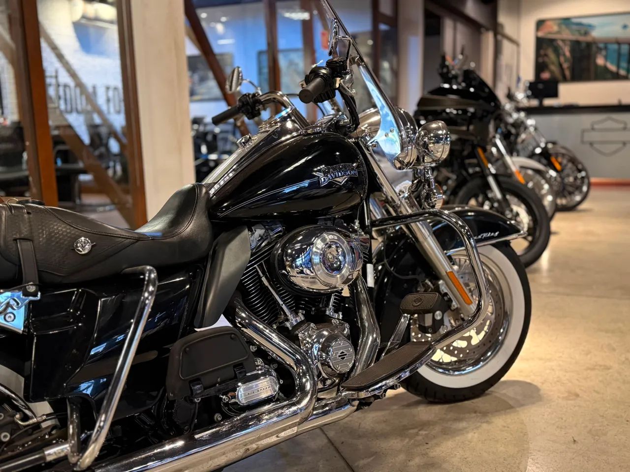 Harley- Davidson Road King Classic  - Foto 4