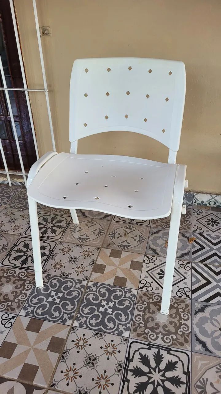 Conjunto cadeiras brancas 