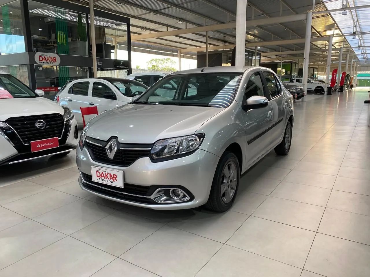 Renault Logan Expression Hi-flex 1.6 8V 4P 2017 - Foto 2