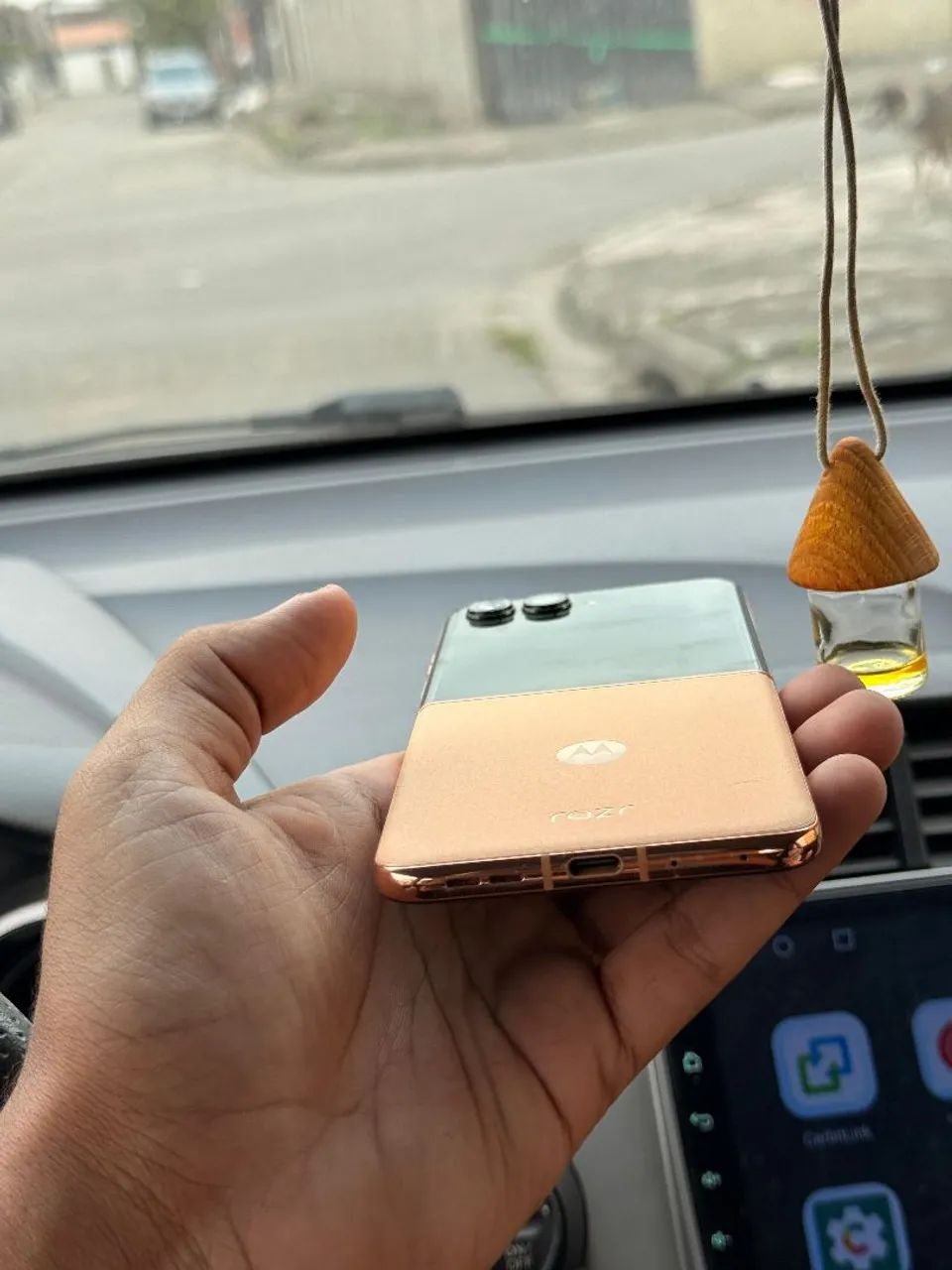 Motorola Razr 50 Ultra - Foto 2
