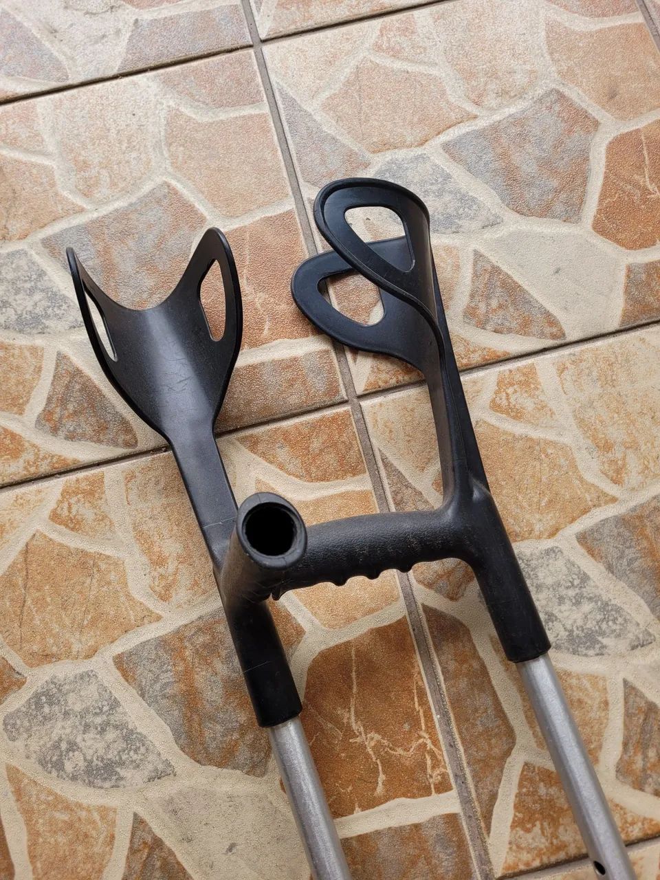 Par de Muletas de alumínio regulável  - Foto 2