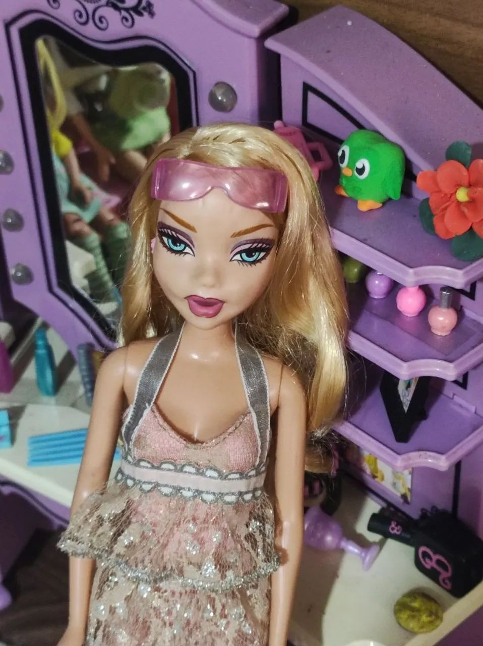 Boneca my scene com expressão fácial 