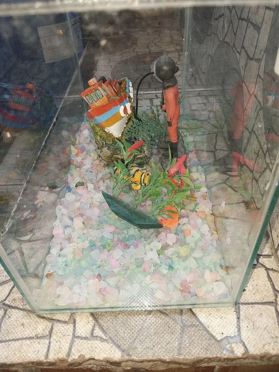 Aquário, mais acessórios. 