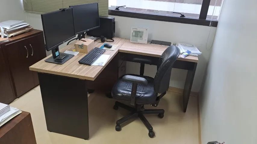 Mesa de Escritório em L