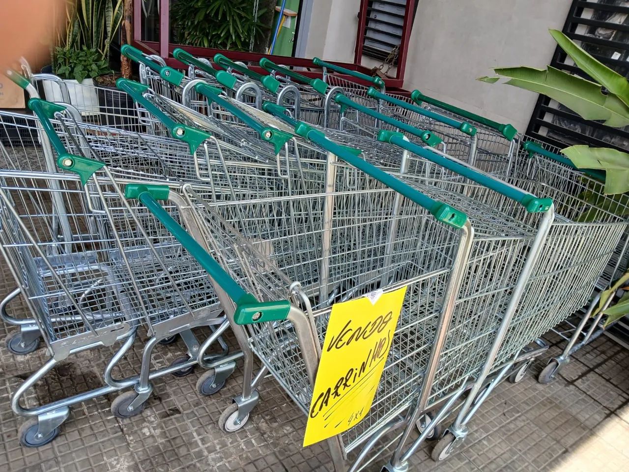 Carrinho de supermercados do grande