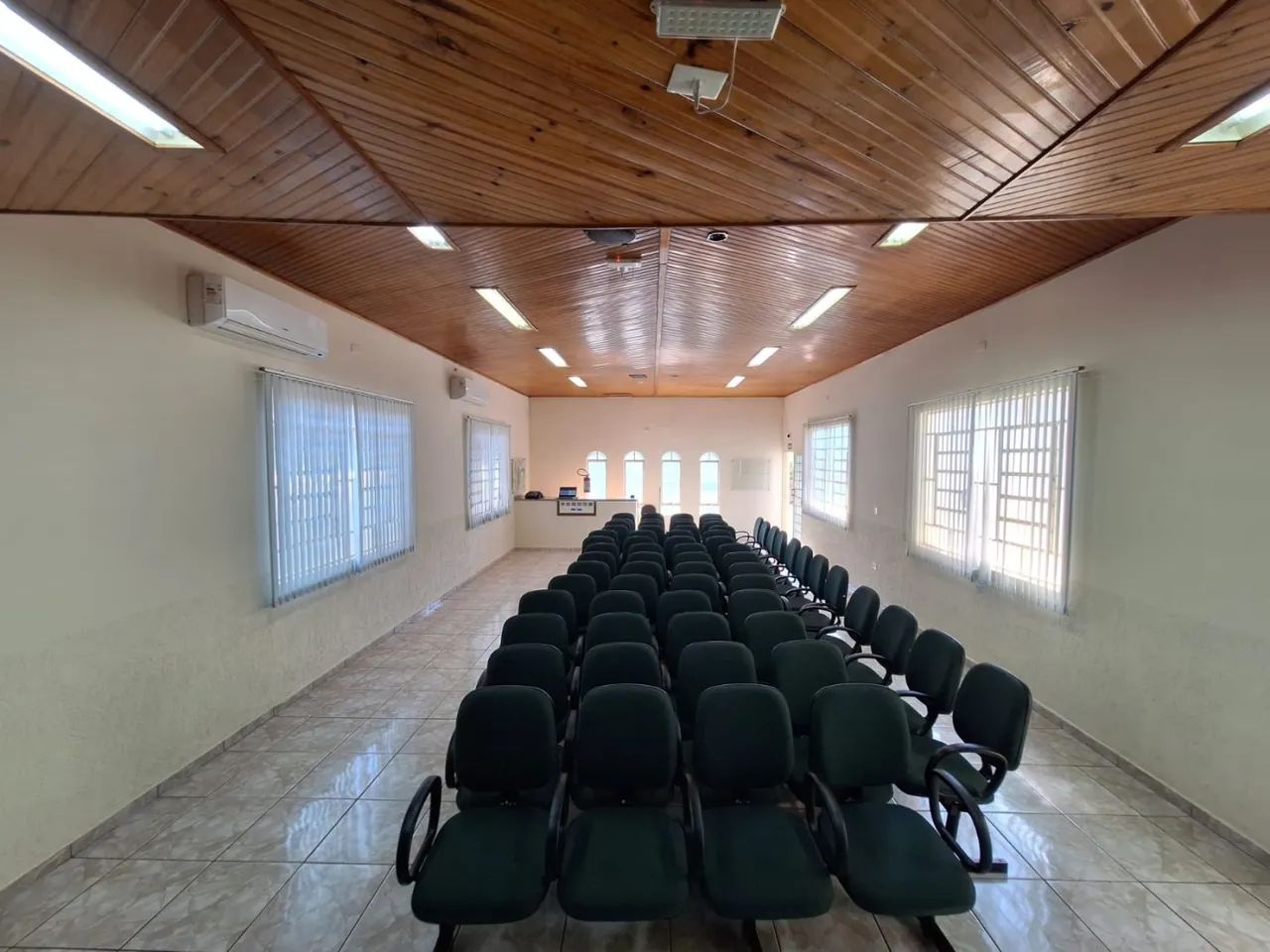 Sala Comercial para Venda em Porecatu, Centro, 2 banheiros - Foto 2