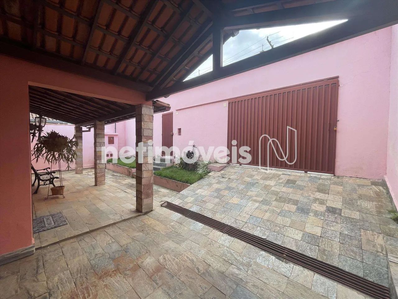 Excelente Casa em lote de 360m - Foto 3