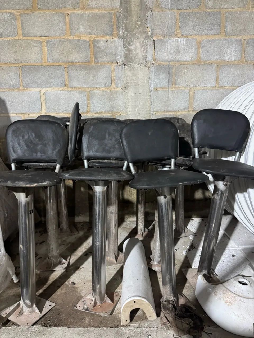 VENDO BANQUETA FIXA ALTA - Foto 4